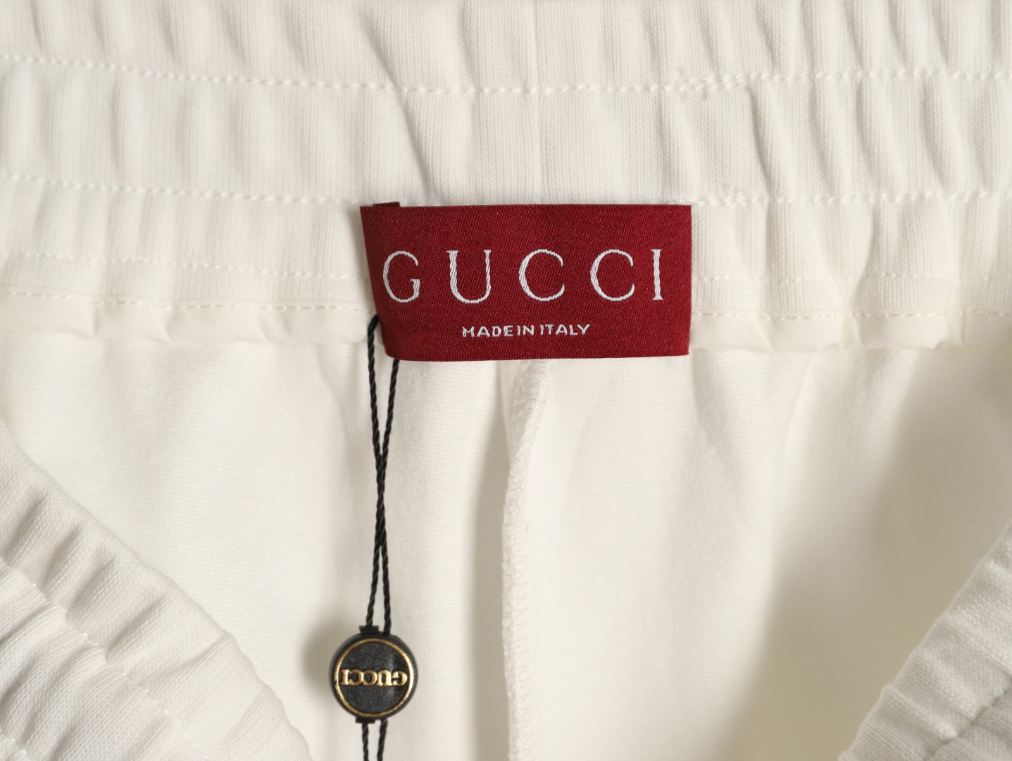 G*u*i 26ss shorts
