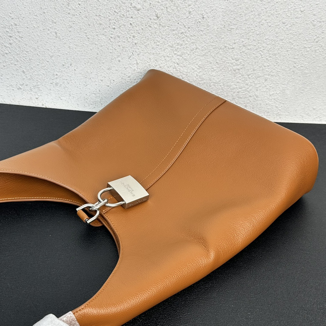 Balenciaga WOMEN