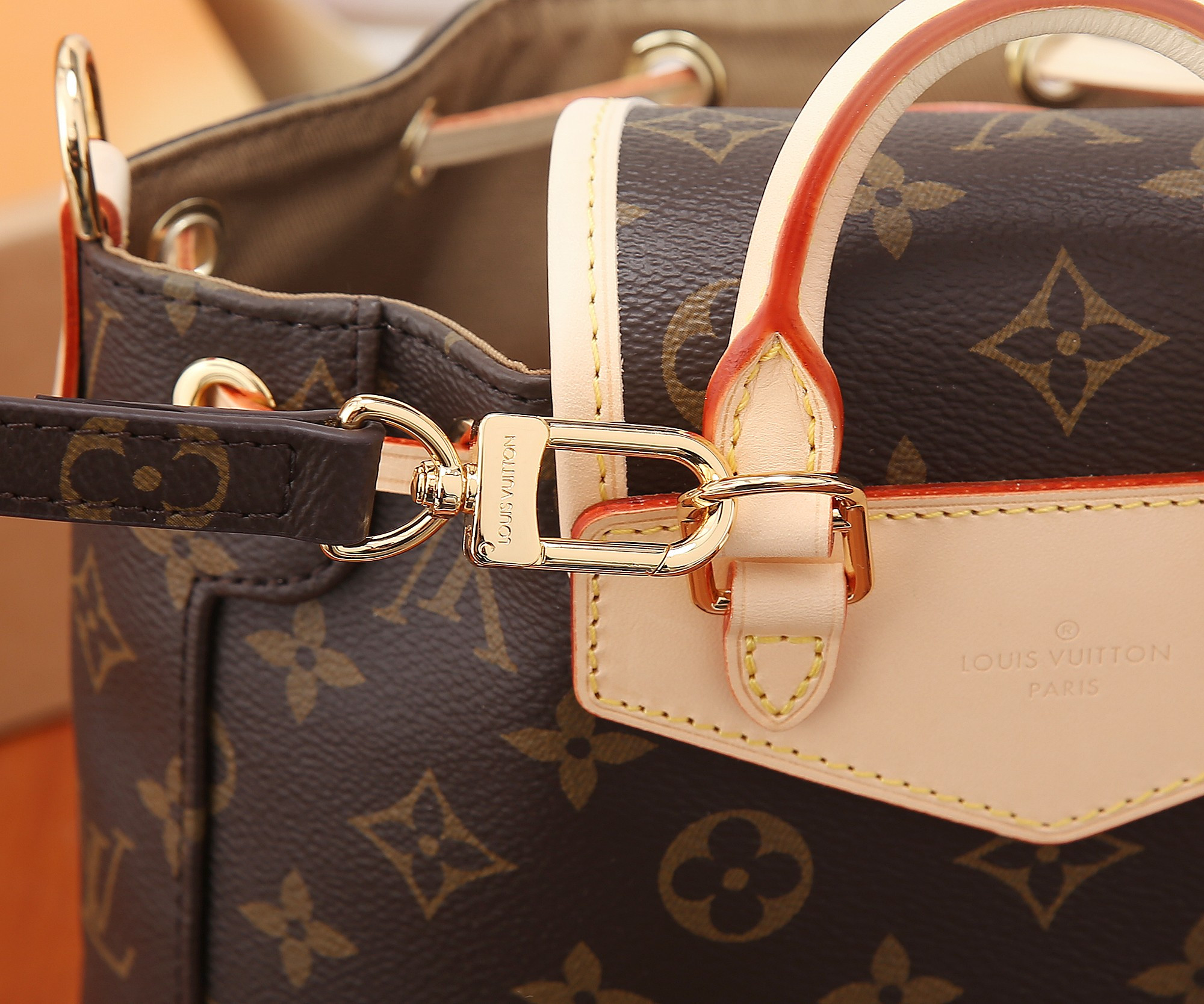 LV Excursion PM M46932 8.3 x 9.1 x 3.9 inches