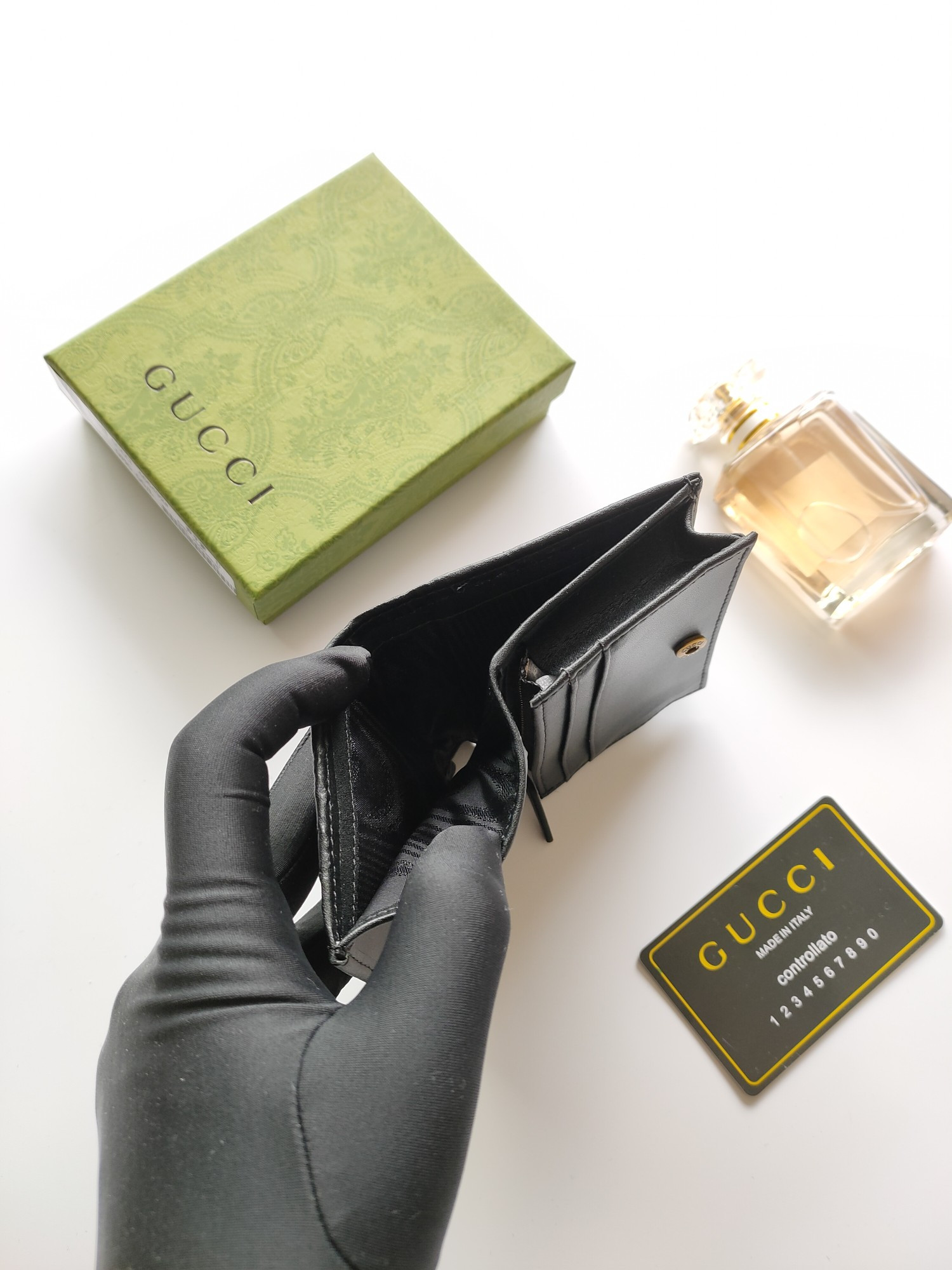 G*u*i gg card case wallet