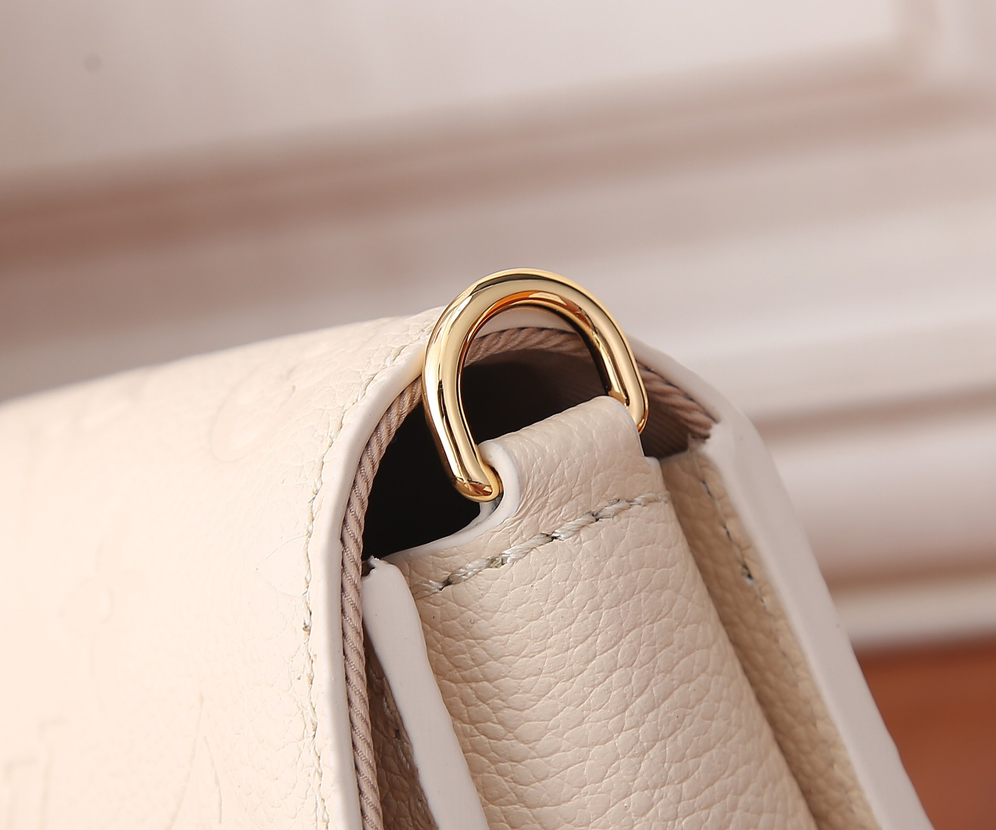 LV Wallet On Chain Métis   M82636   7.5 x 4.3 x 2.2 inches