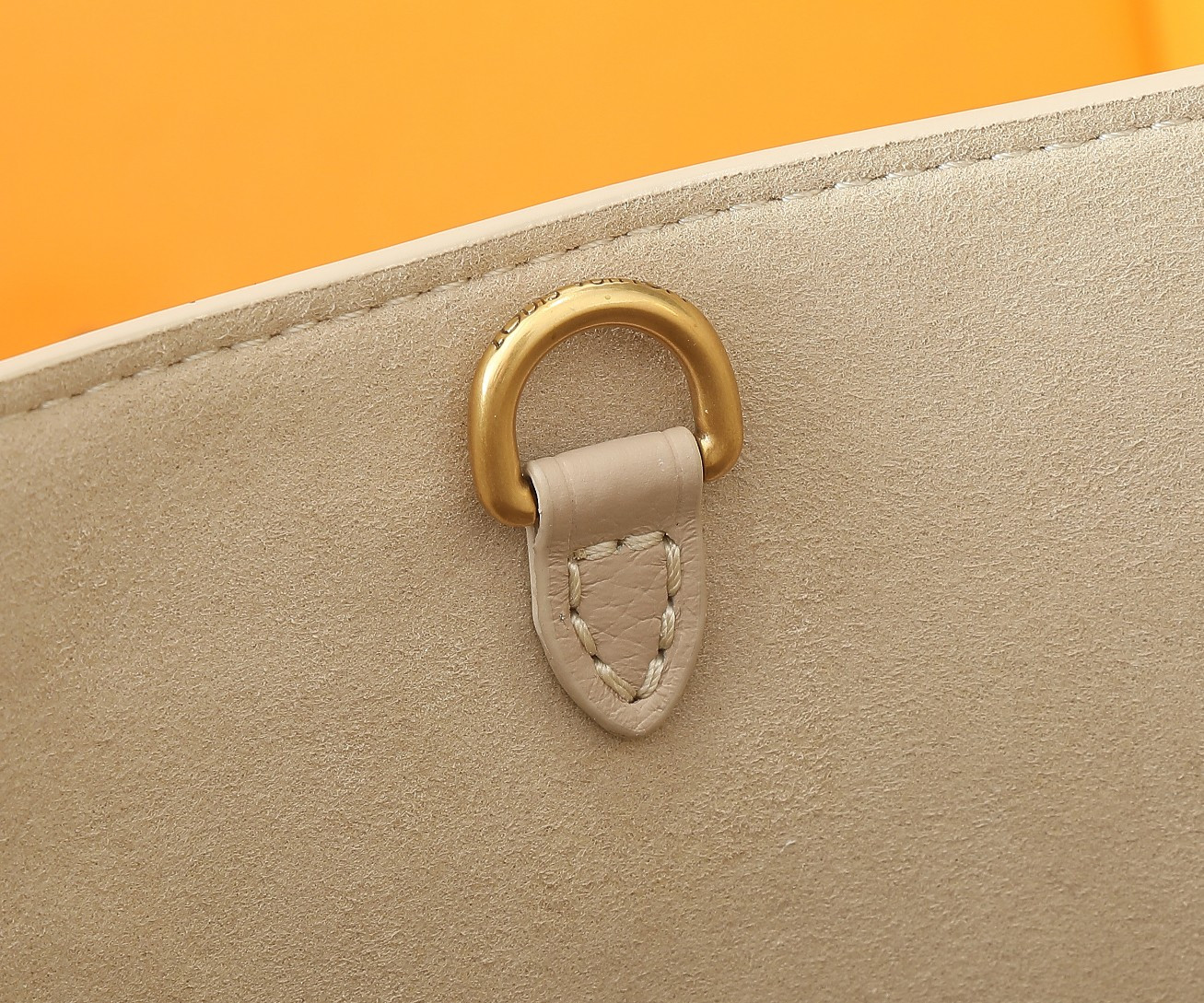 LV Low Key Hobo MM M25022 12.2 x 13.8 x 7.1 in