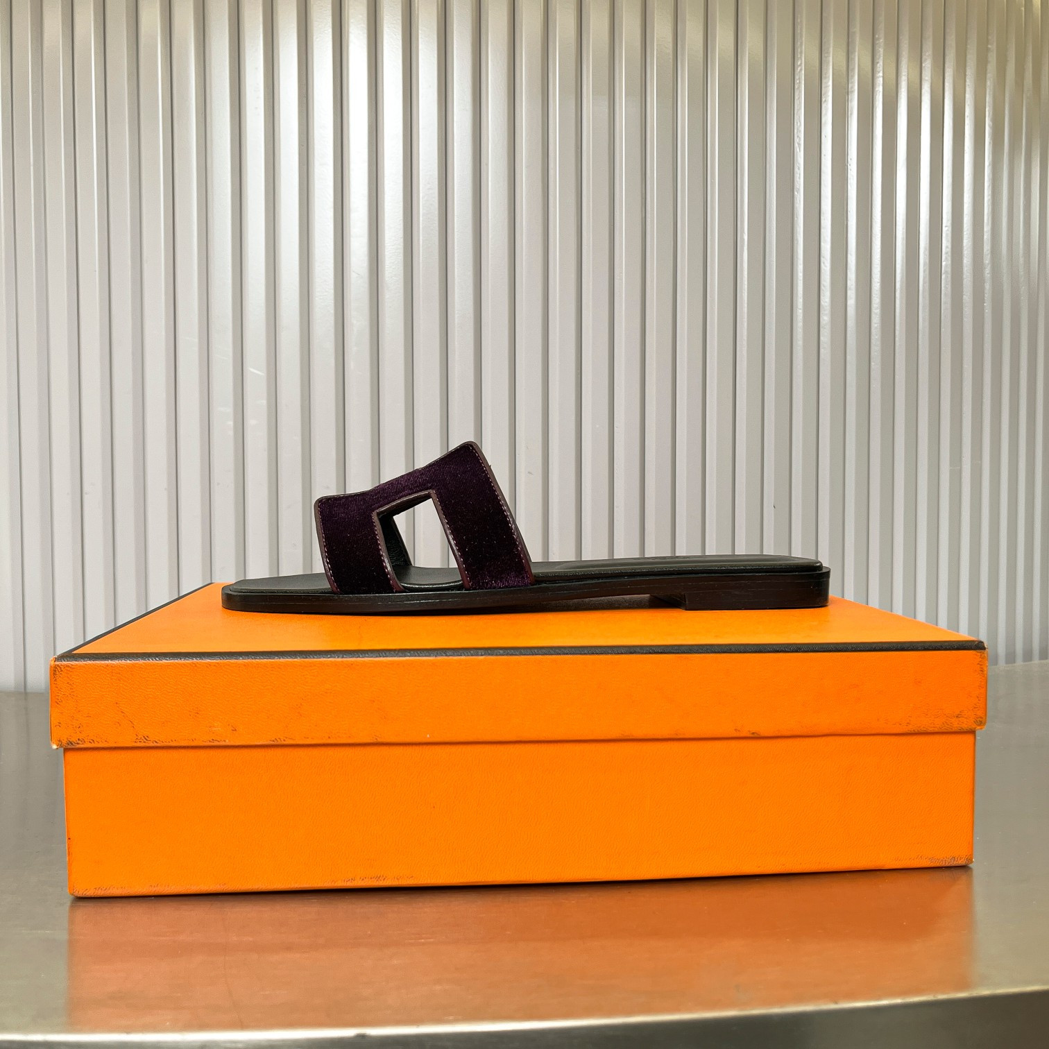 UA Hermès Oran sandal