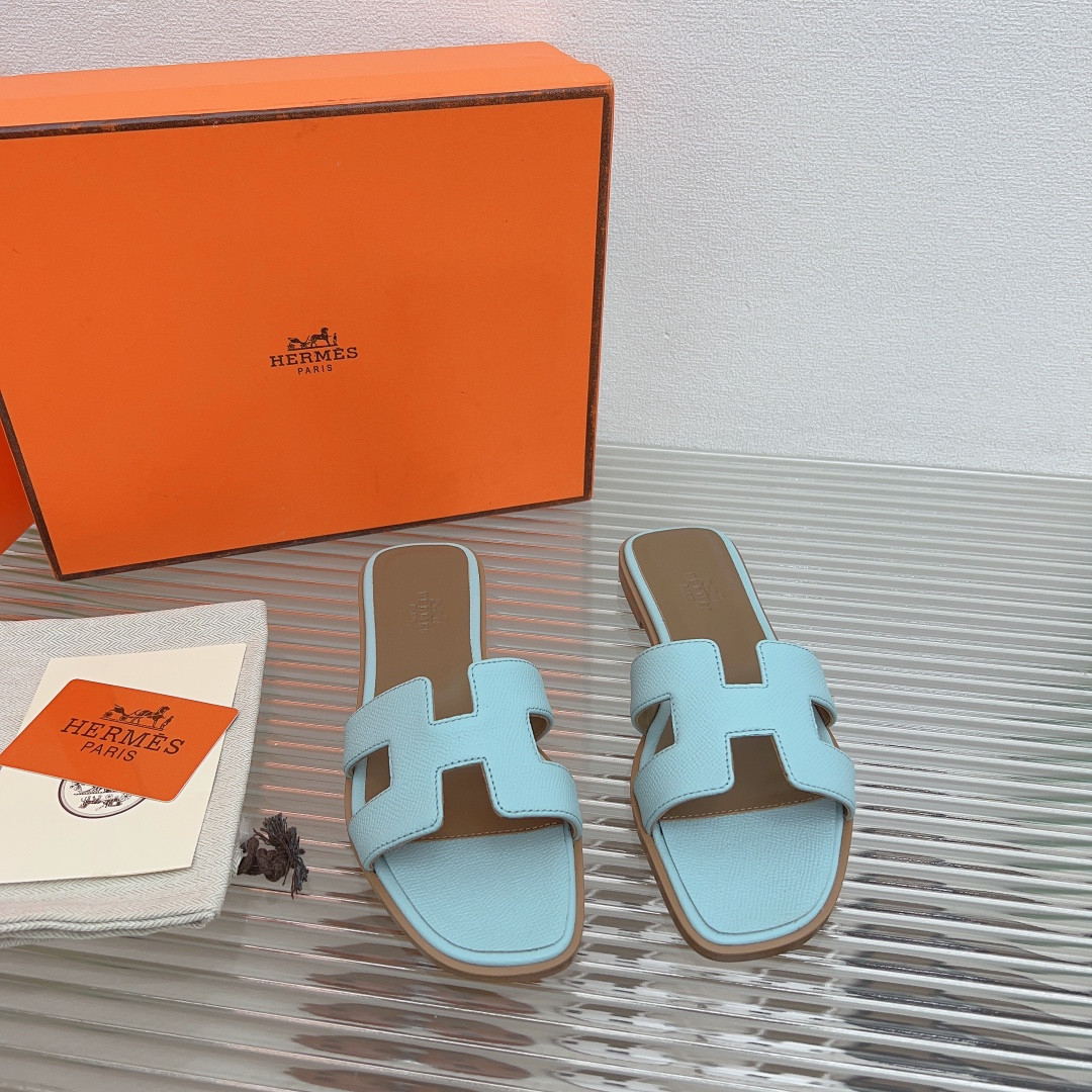 UA Hermès Oran sandal