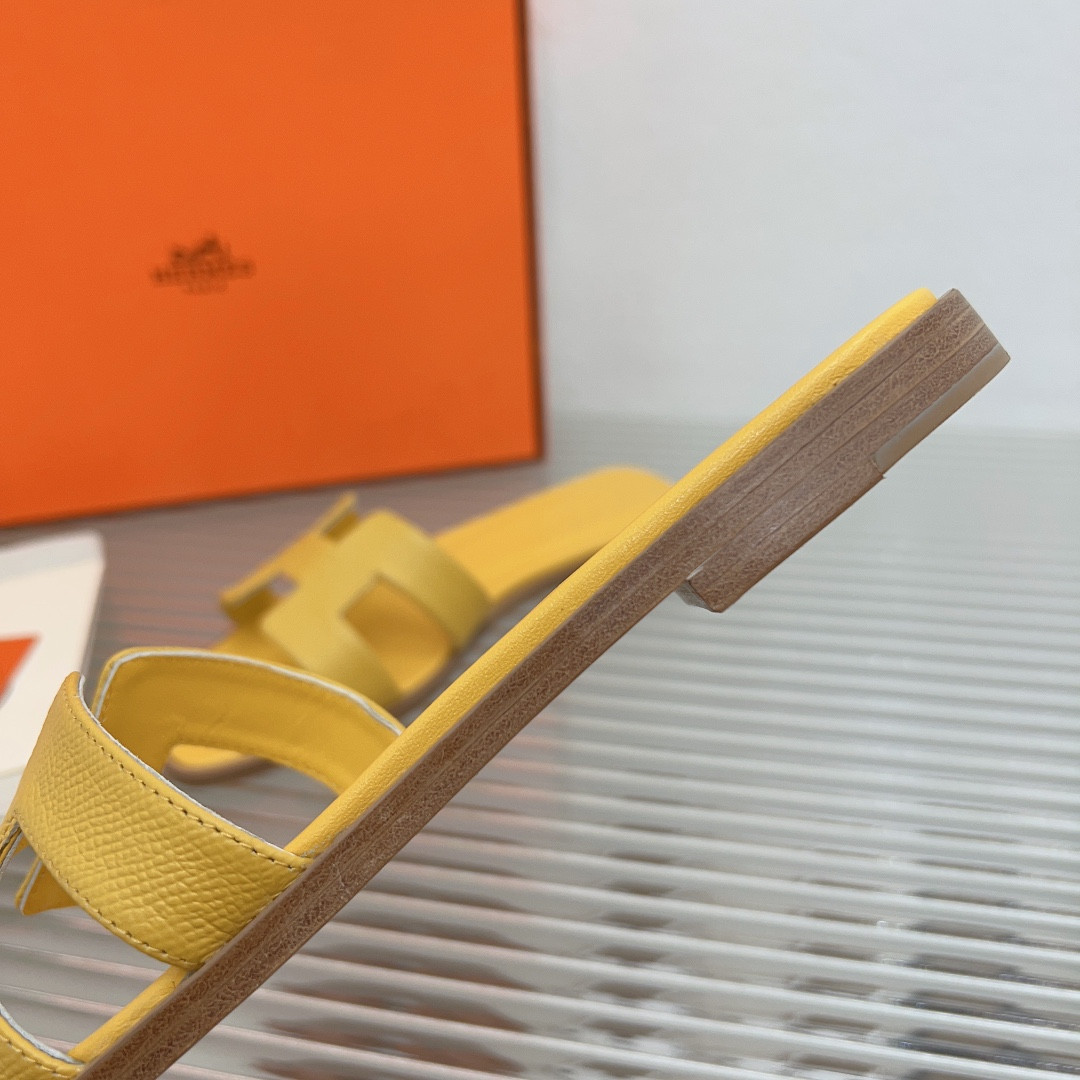 UA Hermès Oran sandal