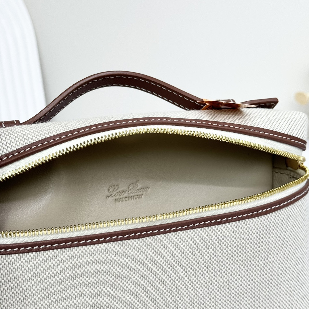 L**o p*ana extra pocket l19  cotton, linen 11 x 19 x 6.5 cm