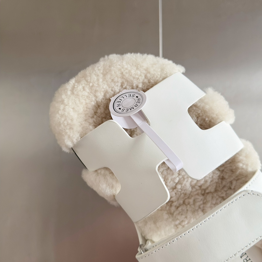 UA Hermès Chypre sandal