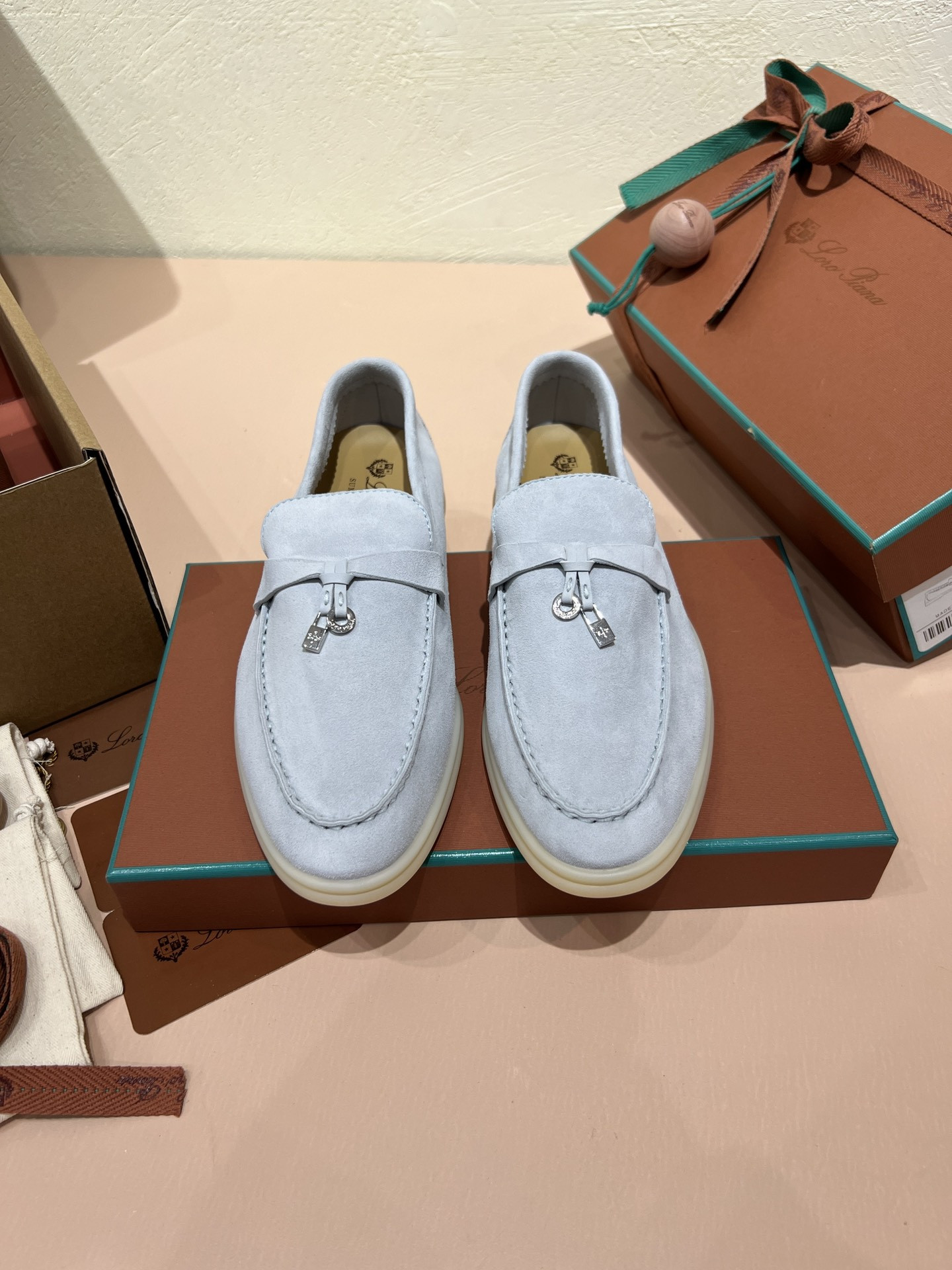 ua L**o p*ana summer charms walk loafers