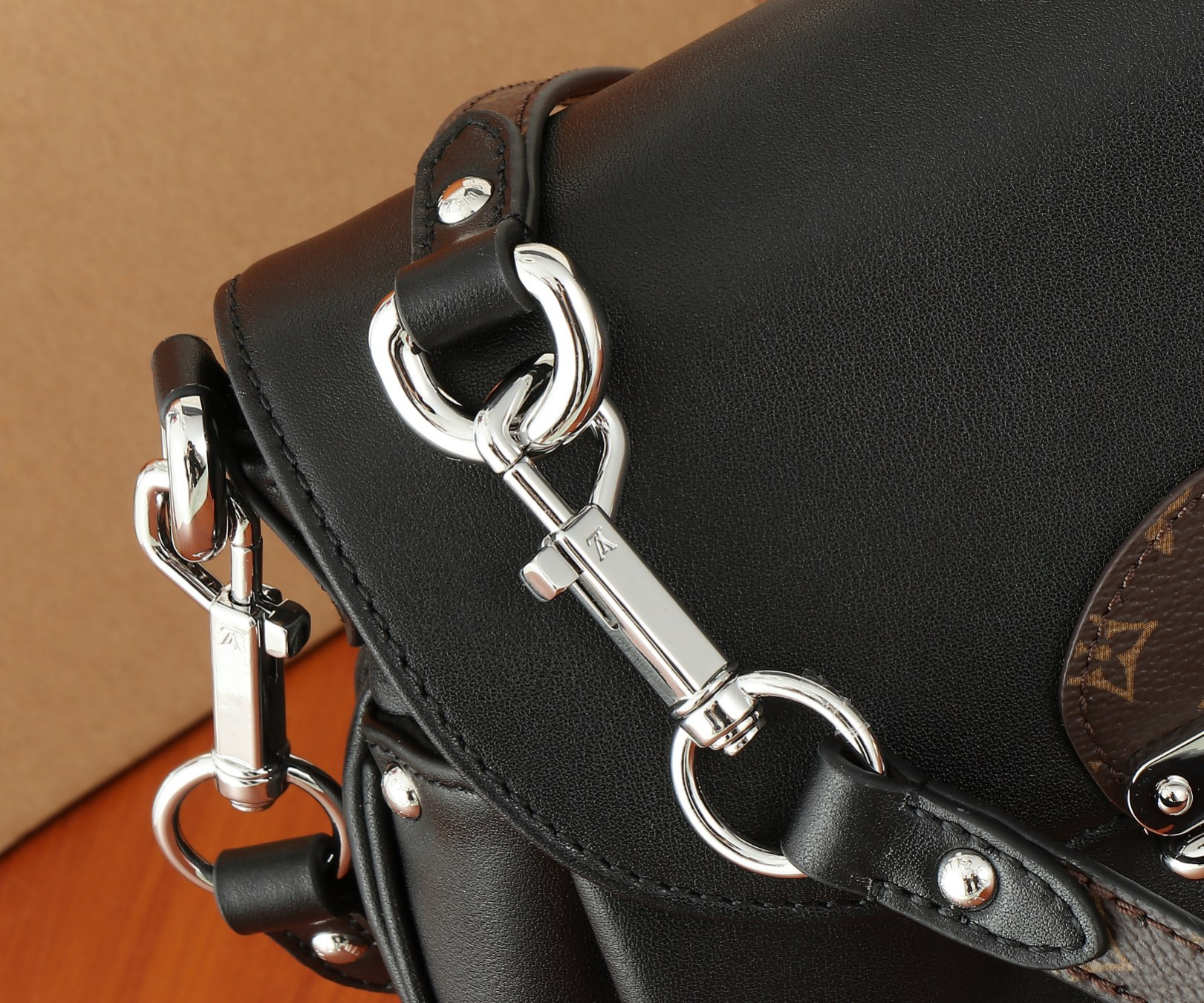 LV Sunset Vibe M12192 18 x 3 x 27 cm