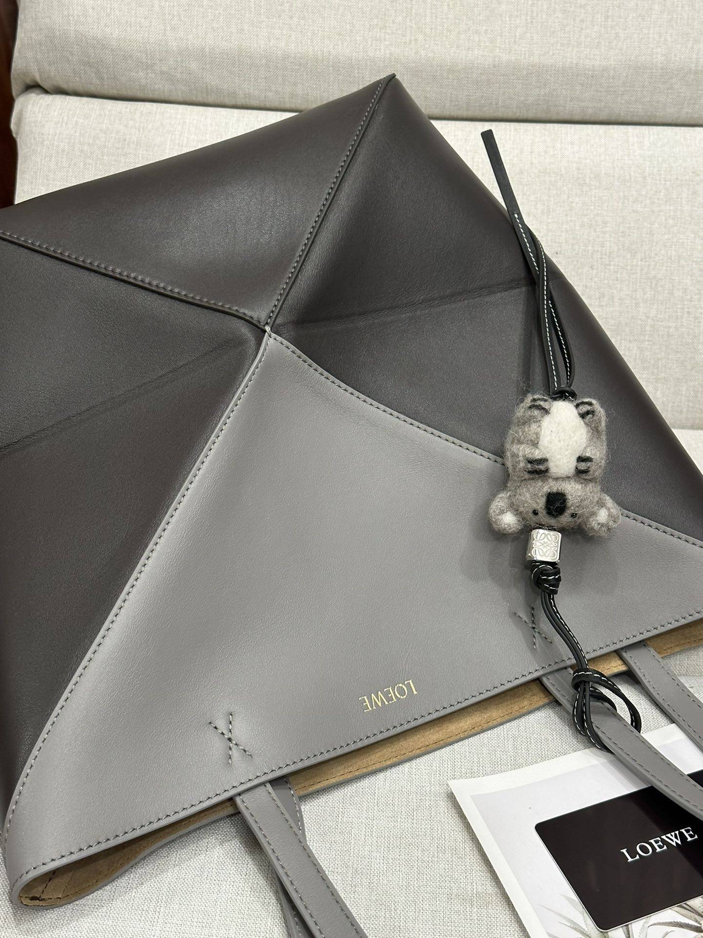 L0ew* medium puzzle fold tote in shiny calfskin 25.5x14.5x31.5cm