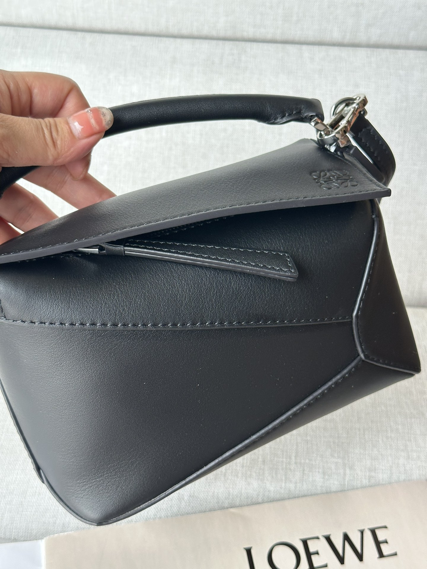 L0ew* small puzzle bag in classic calfskin 24x10.5x16.5cm