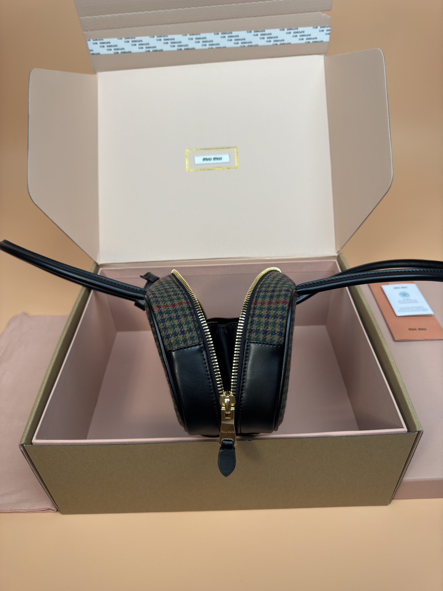 Miu Miu Leather Beau Bag 28×15×9cm