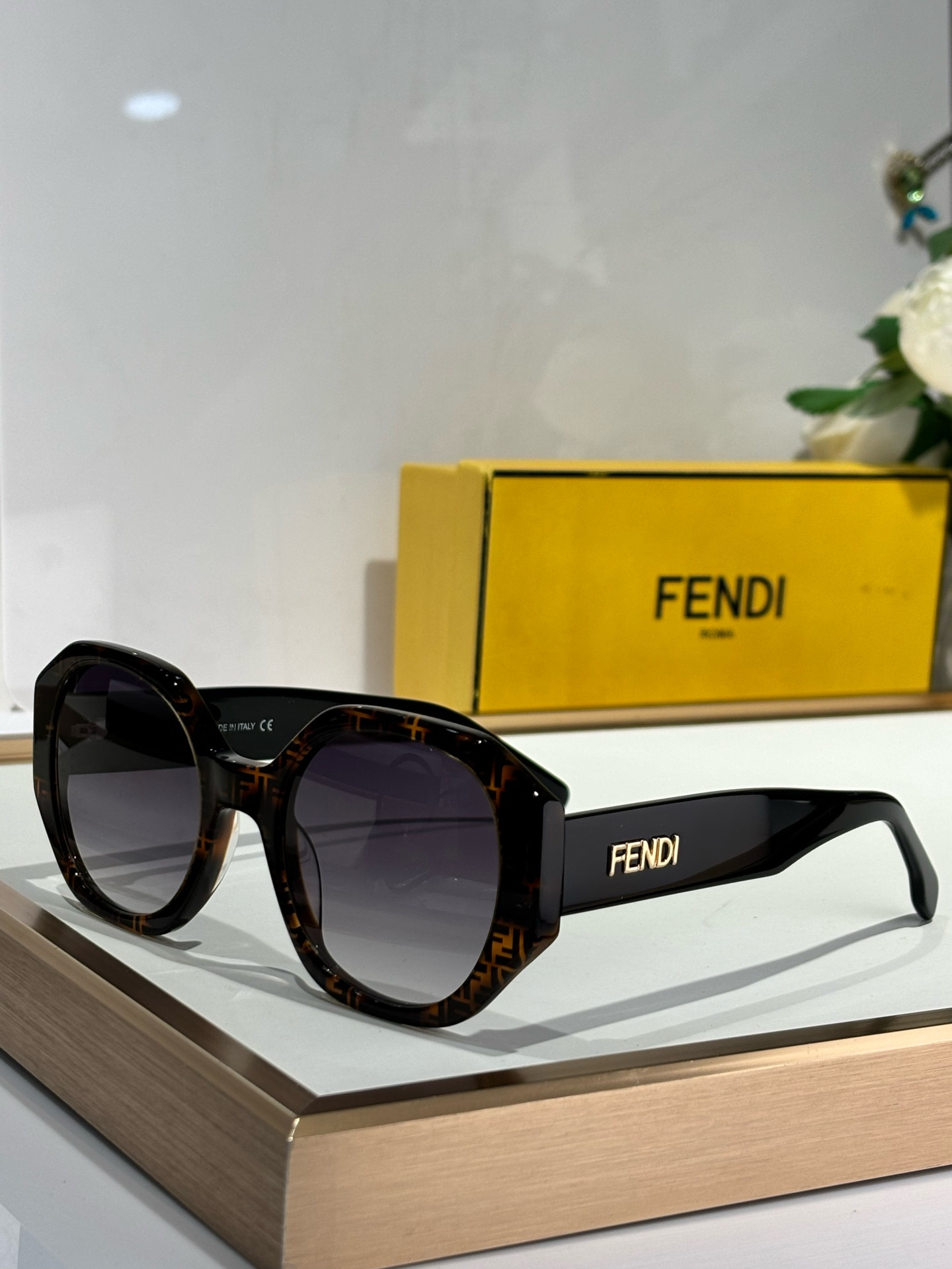 F**di glasses fe40118 52-23-142