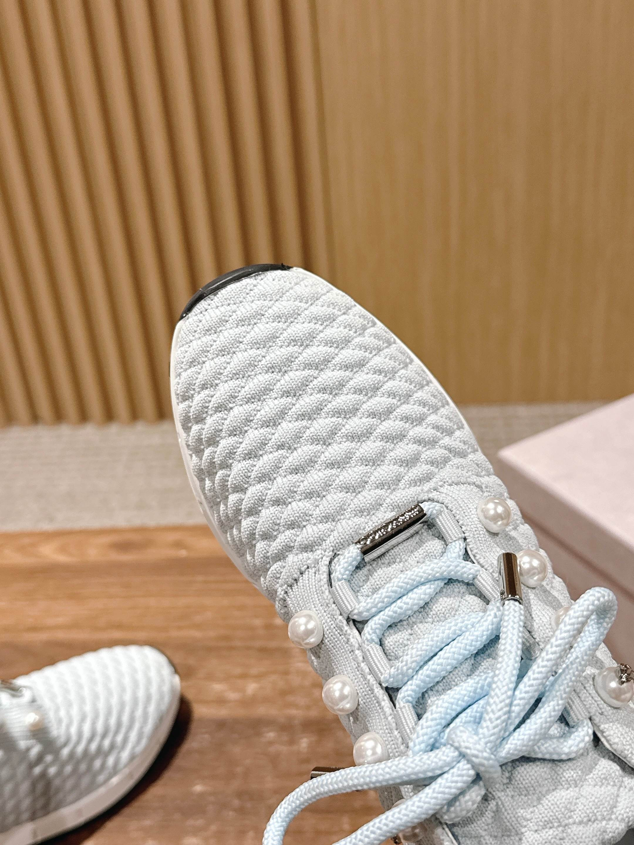 ua Ji*y Ch* casual sneakers