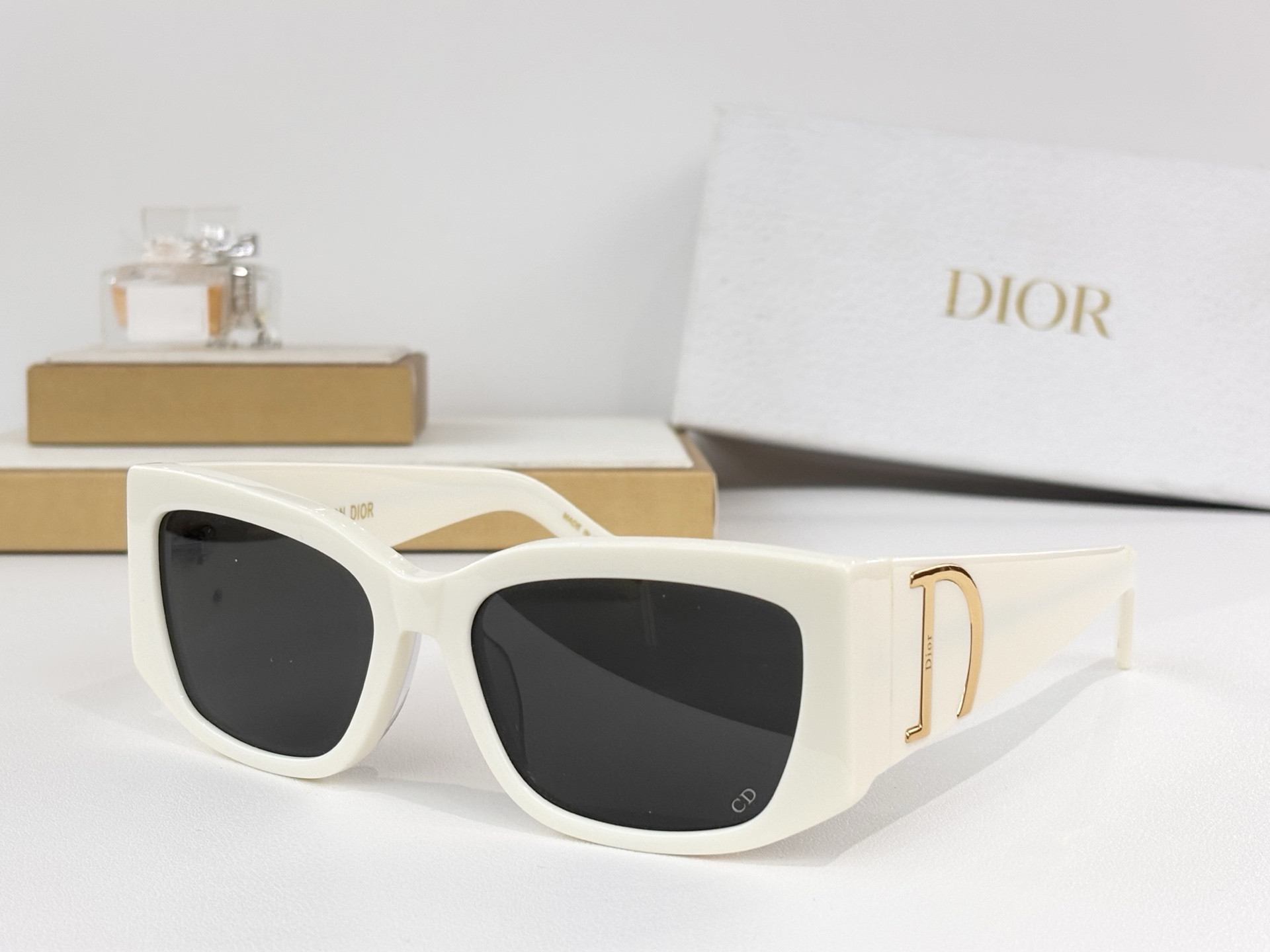 d*or glasses cd Di*m*nd s11f 55-18-140