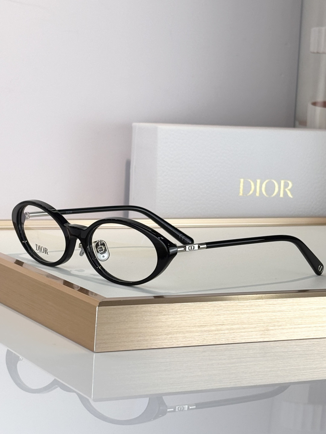 D*or glasses minicd r8f 52-17-145