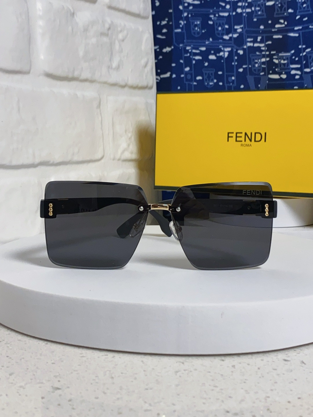 F**di glasses