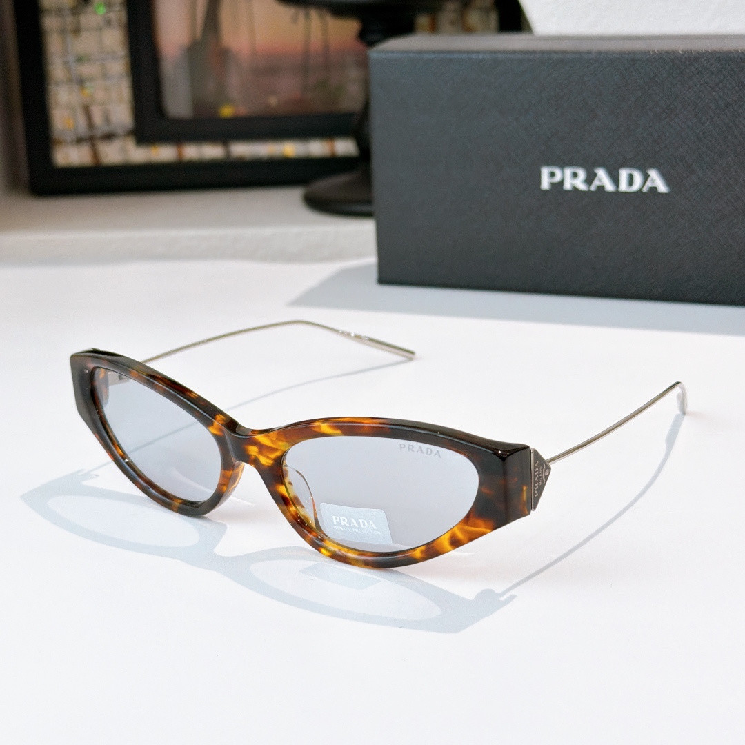 Pra*a glasses